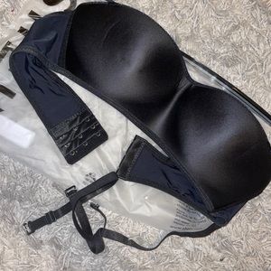 STRAPLESS BRA RUNS SMALL